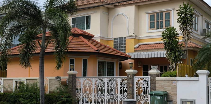 Casa de 5 dormitorios en Samut Prakan, Tailandia № 149107