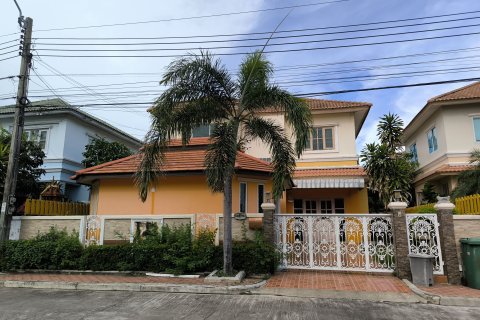 Casa de 5 dormitorios en Samut Prakan, Tailandia № 149107 - foto 2