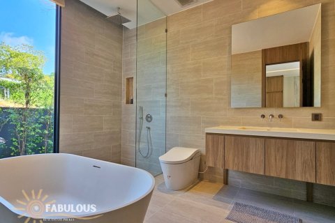 Chalet de 4 dormitorios en Bang Tao, Tailandia № 179706 - foto 6