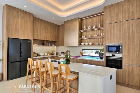 Chalet de 4 dormitorios en Bang Tao, Tailandia № 179706 - foto 13
