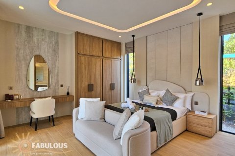 Chalet de 4 dormitorios en Bang Tao, Tailandia № 179706 - foto 4