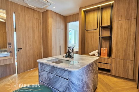 Chalet de 4 dormitorios en Bang Tao, Tailandia № 179706 - foto 22