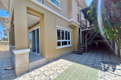 Adosado de 4 dormitorios en Hua Hin, Tailandia № 154094 - foto 6