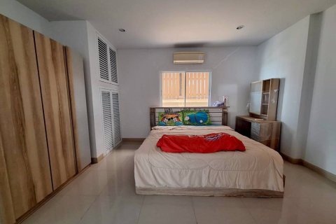 Adosado de 4 dormitorios en Hua Hin, Tailandia № 154094 - foto 18