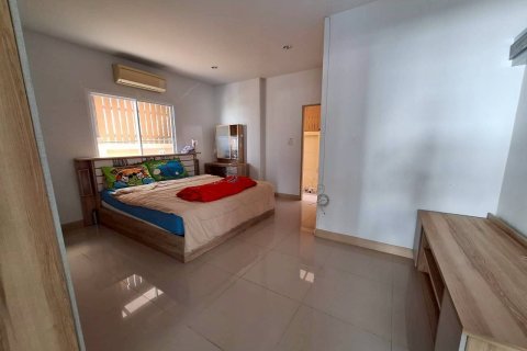 Adosado de 4 dormitorios en Hua Hin, Tailandia № 154094 - foto 17
