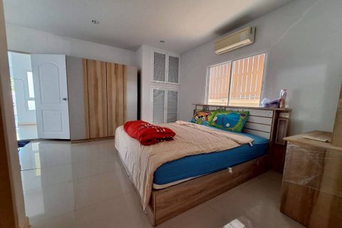 Adosado de 4 dormitorios en Hua Hin, Tailandia № 154094 - foto 21