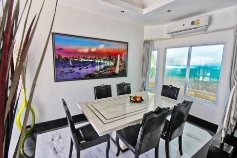 Casa de 6 dormitorios en Pattaya, Tailandia № 157729 - foto 11