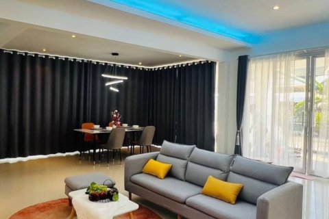 Casa de 3 dormitorios en Pattaya, Tailandia № 157730 - foto 5
