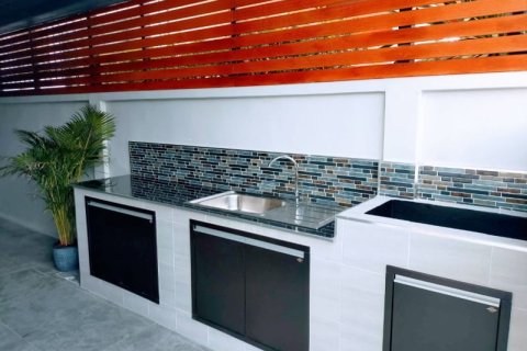 Casa de 4 dormitorios en Pattaya, Tailandia № 157731 - foto 7