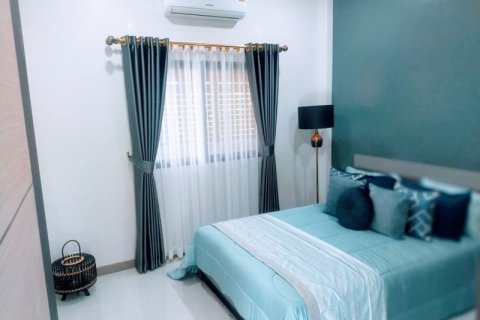 Casa de 4 dormitorios en Pattaya, Tailandia № 157731 - foto 8
