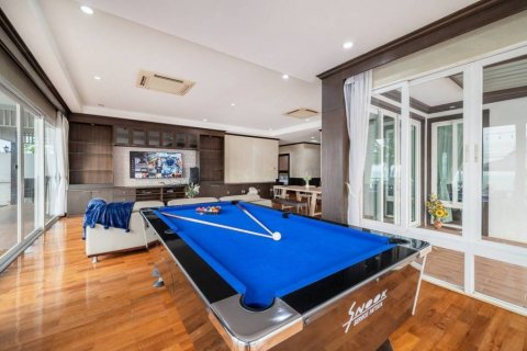 Chalet de 5 dormitorios en Sattahip, Tailandia № 118984 - foto 8