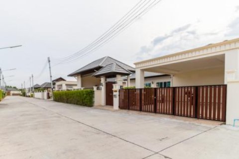 Chalet de 3 dormitorios en Hua Hin, Tailandia № 202809 - foto 4