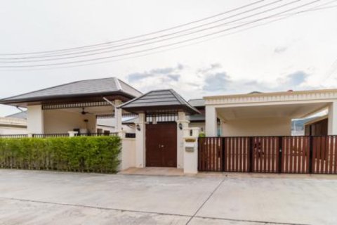 Chalet de 3 dormitorios en Hua Hin, Tailandia № 202809 - foto 5