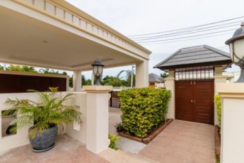 Chalet de 3 dormitorios en Hua Hin, Tailandia № 202809 - foto 3