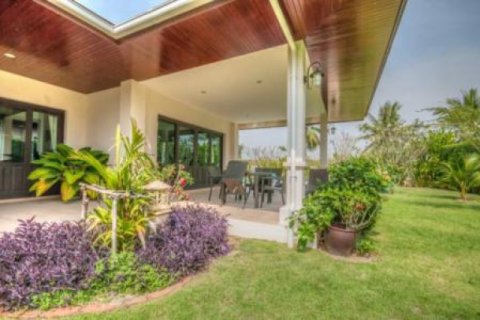 Chalet de 3 dormitorios en Hua Hin, Tailandia № 202807 - foto 3