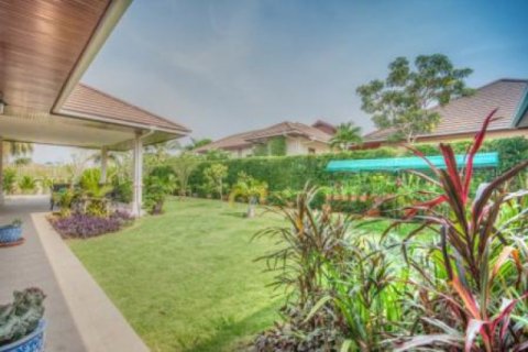 Chalet de 3 dormitorios en Hua Hin, Tailandia № 202807 - foto 4