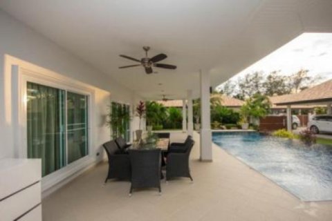 Chalet de 4 dormitorios en Hua Hin, Tailandia № 202812 - foto 4