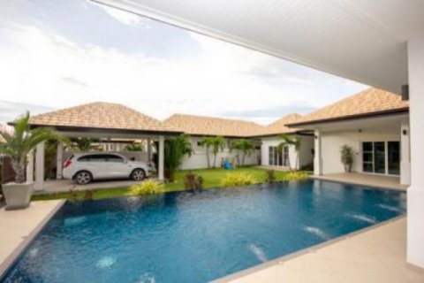 Chalet de 4 dormitorios en Hua Hin, Tailandia № 202812 - foto 5