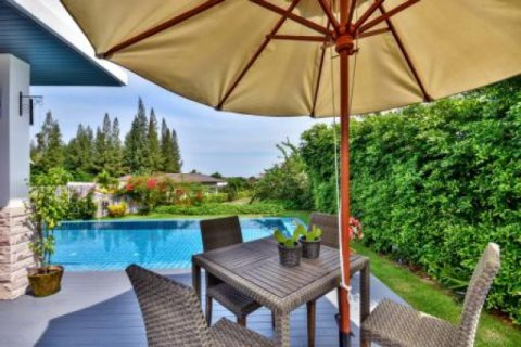 Chalet de 3 dormitorios en Hua Hin, Tailandia № 202810 - foto 4