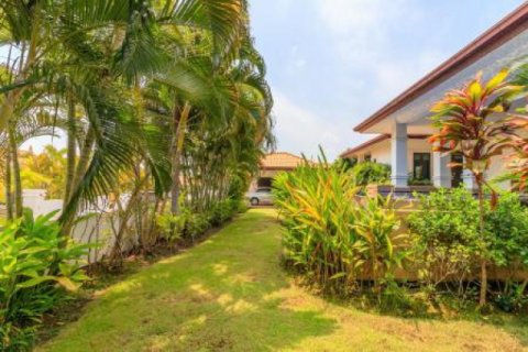 Chalet de 2 dormitorios en Hua Hin, Tailandia № 202808 - foto 3