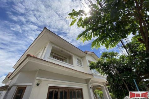 Casa de 5 dormitorios en Bangkok, Tailandia № 203041 - foto 4
