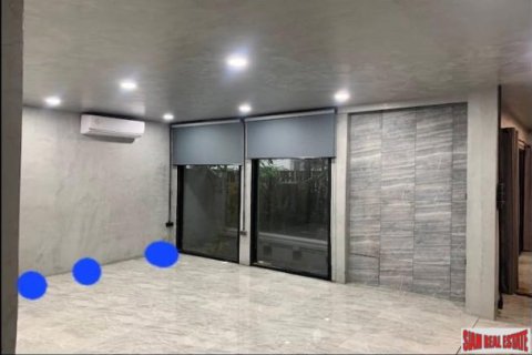 Casa de 3 dormitorios en Bangkok, Tailandia № 203038 - foto 4