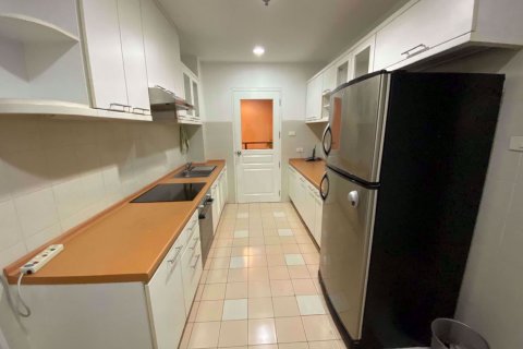 Condominio de 2 dormitorios en Pathum Wan, Bangkok, Tailandia № 54185 - foto 4