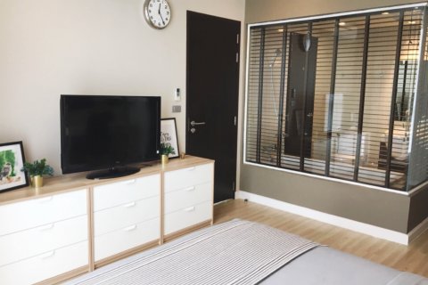 Condominio de 1 dormitorio en Phra Khanong, Bangkok, Tailandia № 144094 - foto 4