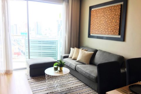Condo à Phra Khanong, Bangkok, Thaïlande, 1 chambre  № 144094