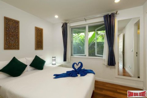 Apartamento de 25 dormitorios en Patong, Tailandia № 194060 - foto 2