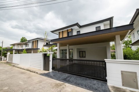 Casa de 4 dormitorios en Chiang Mai, Tailandia № 155324