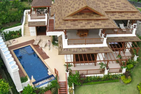 Casa de 3 dormitorios en Patong, Tailandia № 205936 - foto 30