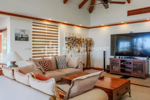 Casa de 3 dormitorios en Patong, Tailandia № 205936 - foto 7