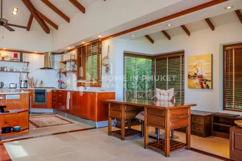 Casa de 3 dormitorios en Patong, Tailandia № 205936 - foto 10