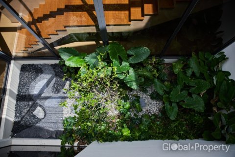 Casa de 4 dormitorios en Pattaya, Tailandia № 163986 - foto 19