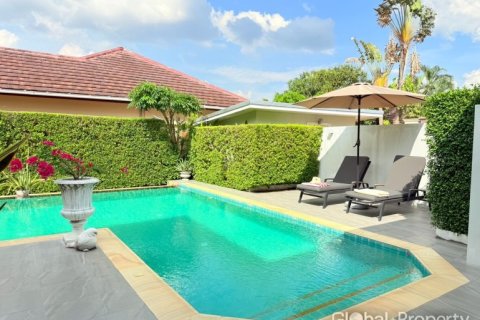 Casa de 5 dormitorios en Pattaya, Tailandia № 163989 - foto 8