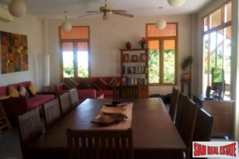 Chalet de 5 dormitorios en Ko Lanta Yai, Tailandia № 202567 - foto 4