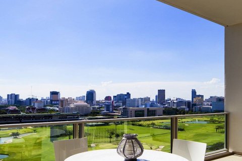 Ático de 3 dormitorios en Bangkok, Tailandia № 180751 - foto 4