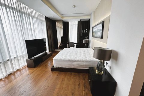 Ático de 3 dormitorios en Bangkok, Tailandia № 180751 - foto 16