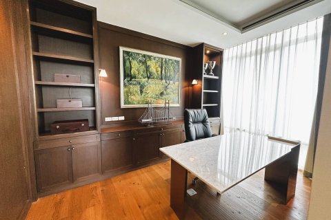Ático de 3 dormitorios en Bangkok, Tailandia № 180751 - foto 13