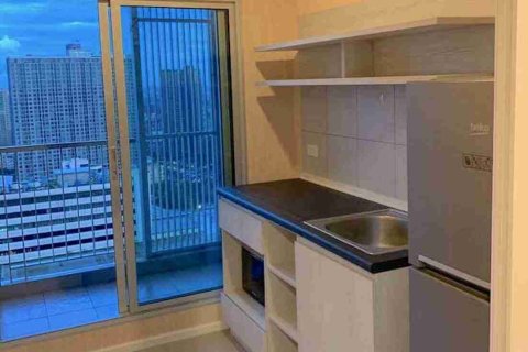 Condominio de 1 dormitorio en Thonburi, Bangkok, Tailandia № 183576 - foto 10