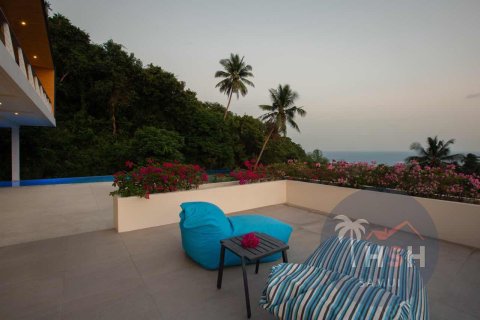 Chalet de 4 dormitorios en Ko Samui, Tailandia № 180104 - foto 15