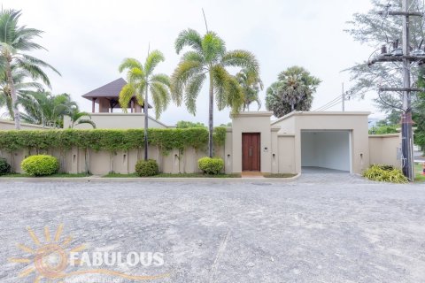 Chalet de 3 dormitorios en Bang Tao, Tailandia № 179469 - foto 11