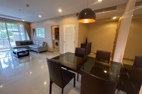 Condominio de 2 dormitorios en Watthana, Bangkok, Tailandia № 68325 - foto 3
