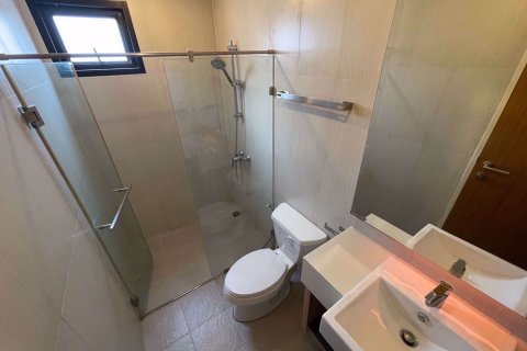Condominio de 1 dormitorio en Khlong Toei, Bangkok, Tailandia № 68324 - foto 12