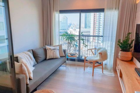 Condominio de 1 dormitorio en Phra Khanong, Bangkok, Tailandia № 143229 - foto 2