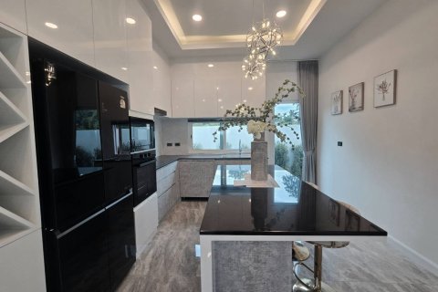 Chalet de 3 dormitorios en Hua Hin, Tailandia № 169836 - foto 28