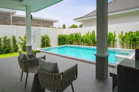 Chalet de 3 dormitorios en Hua Hin, Tailandia № 169836 - foto 15