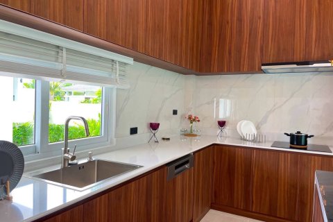 Chalet de 3 dormitorios en Hua Hin, Tailandia № 169832 - foto 8