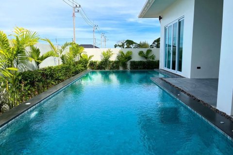 Chalet de 3 dormitorios en Hua Hin, Tailandia № 169832 - foto 14